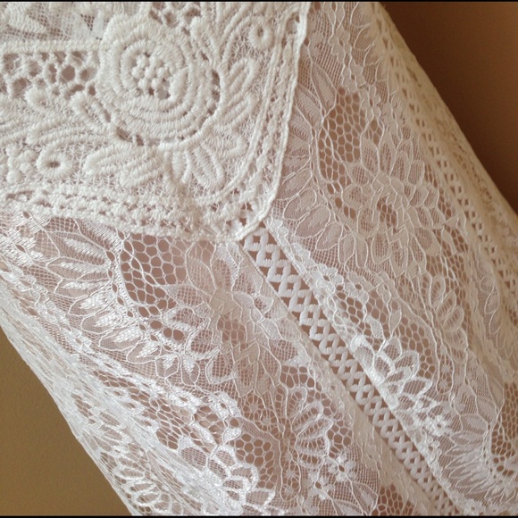 Beautiful Lace Dress - Picture 3 of 3