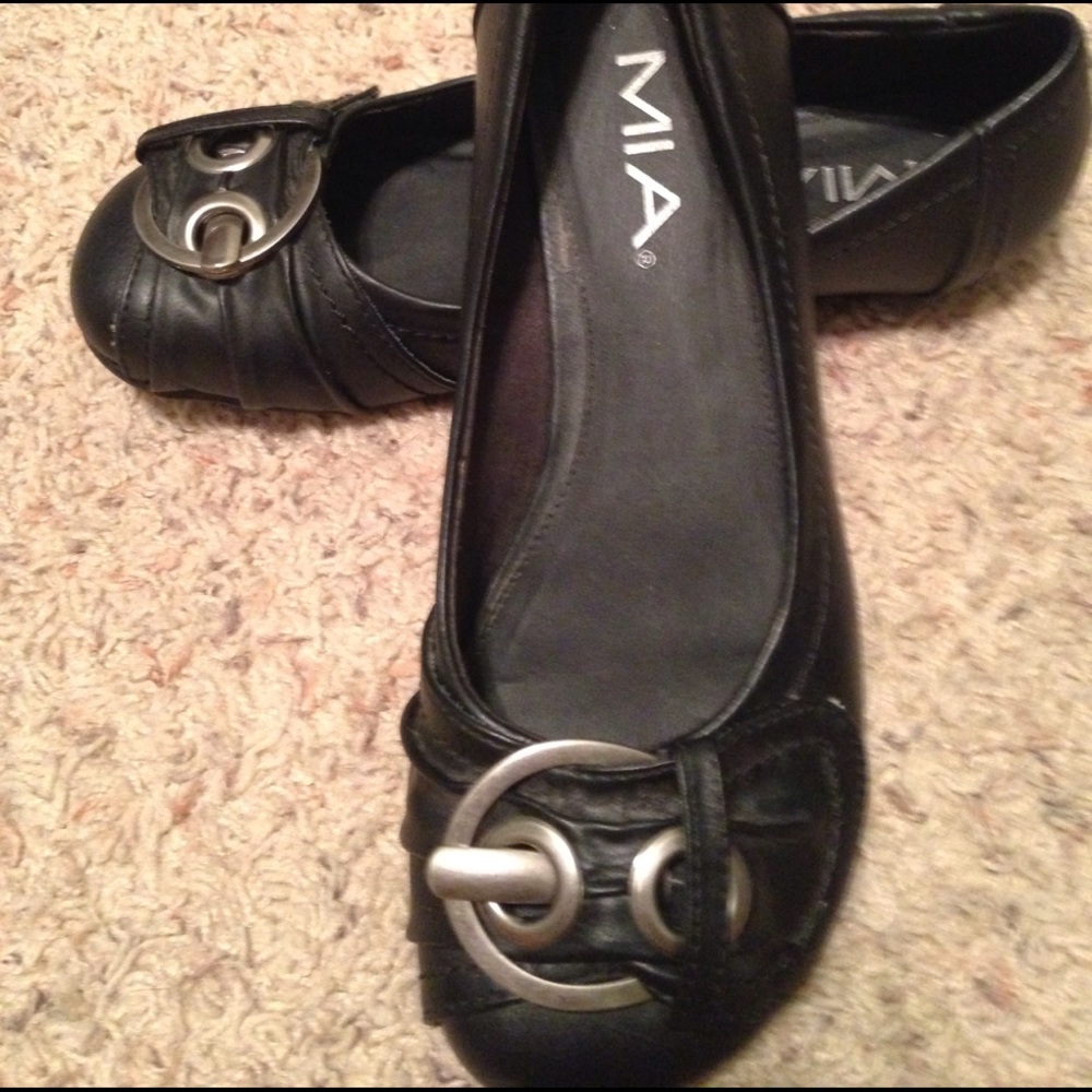 Mia flats