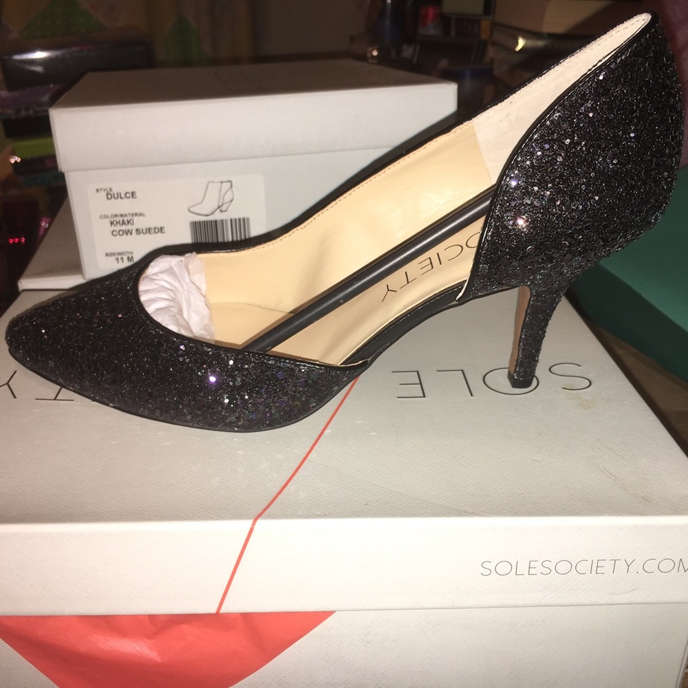 Black sequin pump size 11