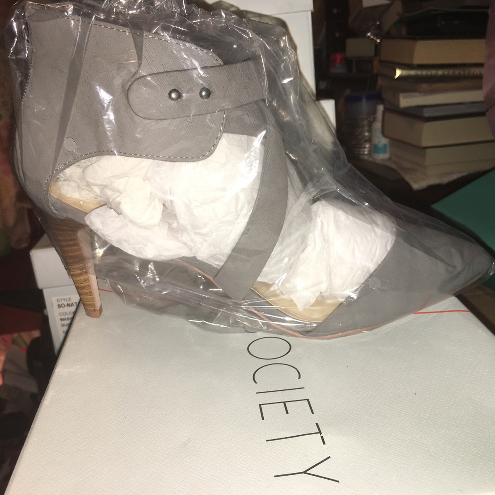 Grey Nubuck heels size 11