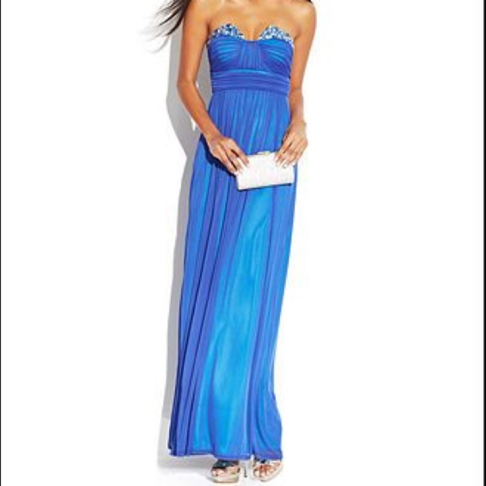 Strapless long formal dress 👗
