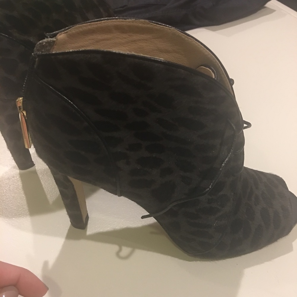 Louise eat cie shoes. 7.5
