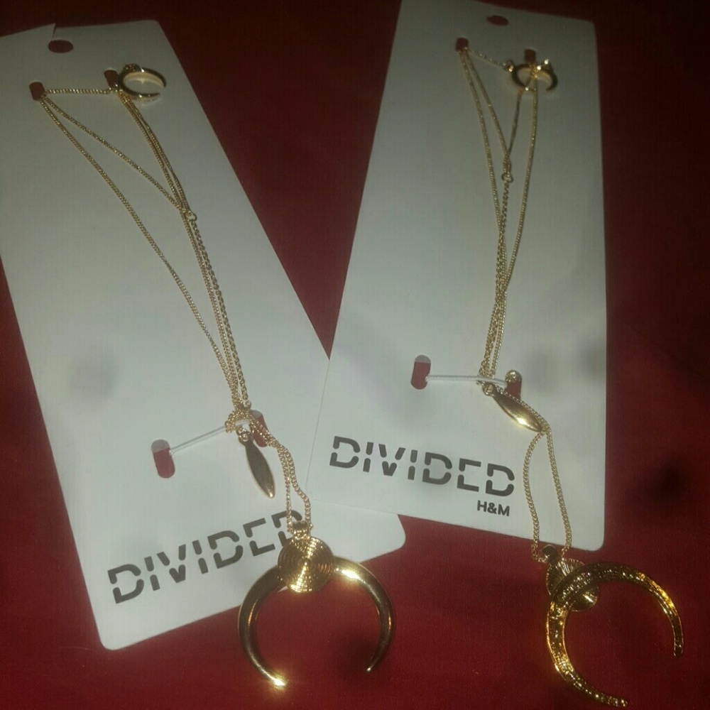 Divided by H&M moon necklace gold