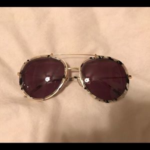 Kendal & Kylie sunglasses with box