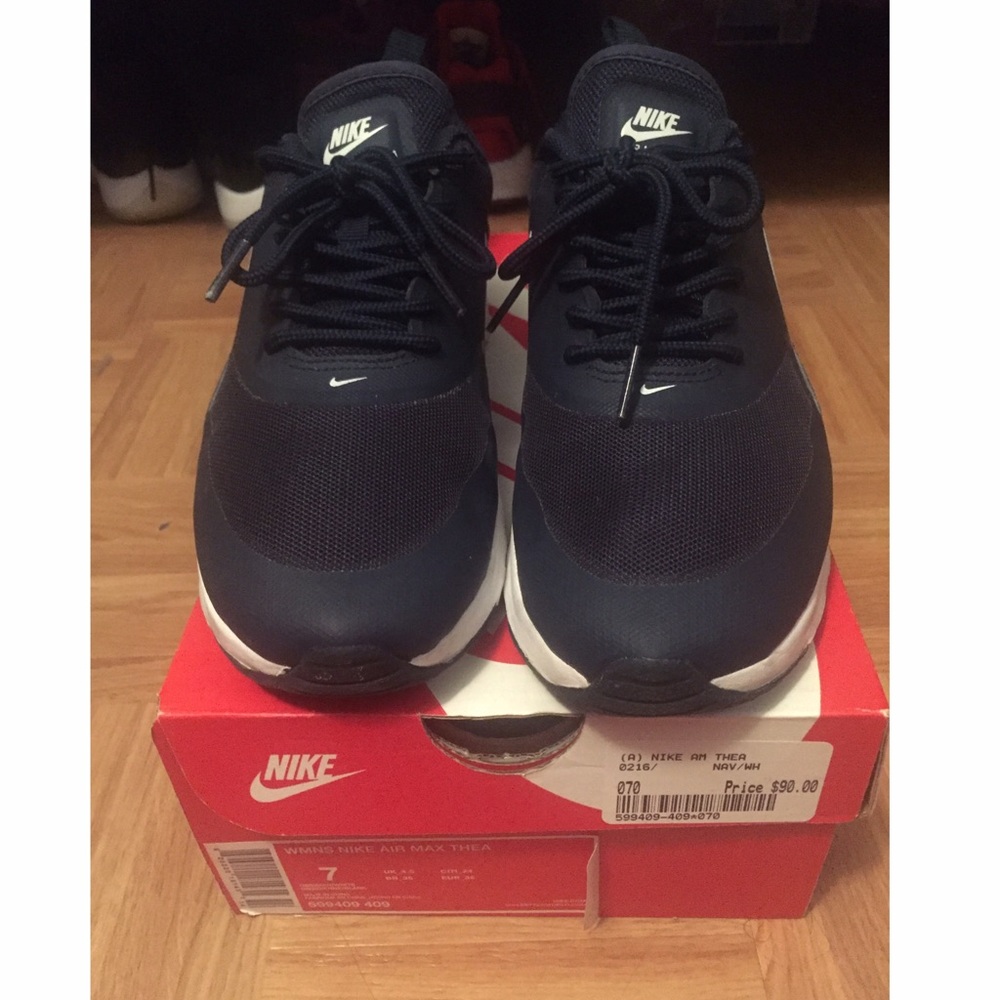 Woman's Nike Air Max Thea