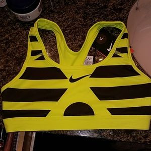 NWT. Nike Volt/Black SPORTS BRA