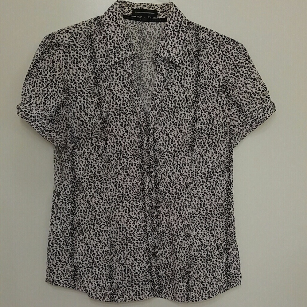 Gray Leopard Print Classic Button-Down (Express)