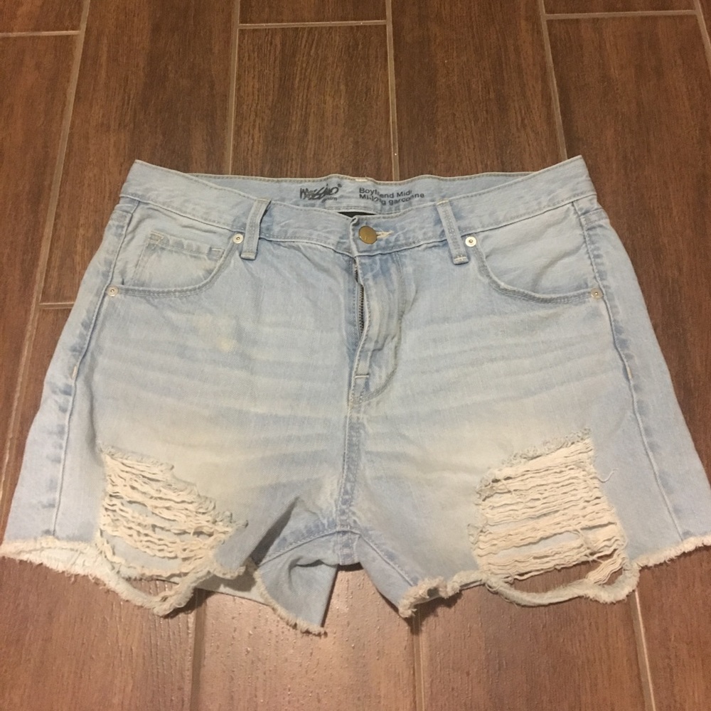 Mossimo 3" distressed jean shorts