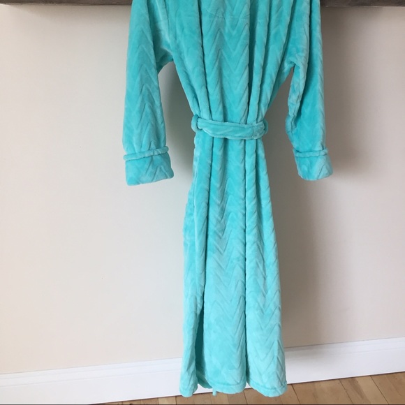 Bathrobe - Picture 2 of 3