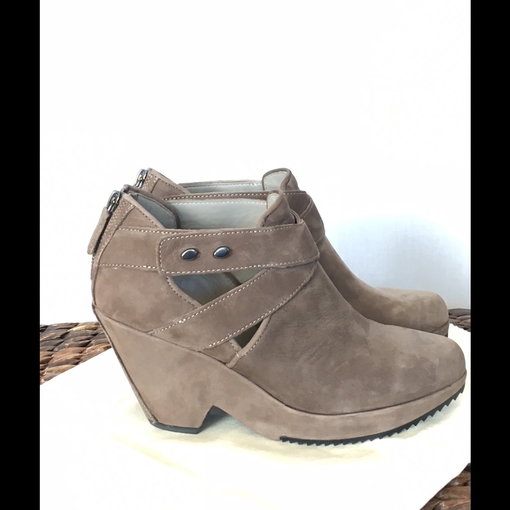 🎈FLASH🎈Eileen Fisher Watt Nubuck Bootie - Picture 6 of 7