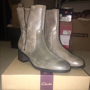 BRAND NEW CLARKS BOOTS