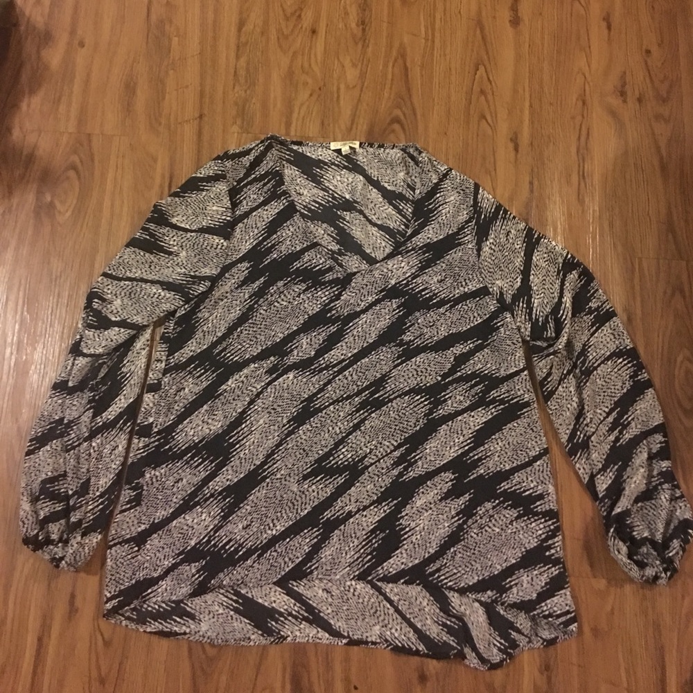 Lily White Black and white long sleeve blouse