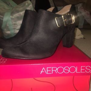 BRAND NEE BLACK ANKLE BOOTS