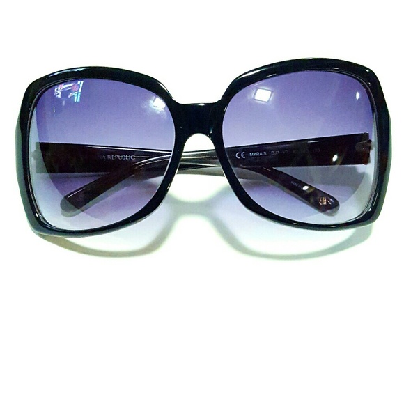 Banana Republic Accessories - Banana Republic Myra Sunglasses