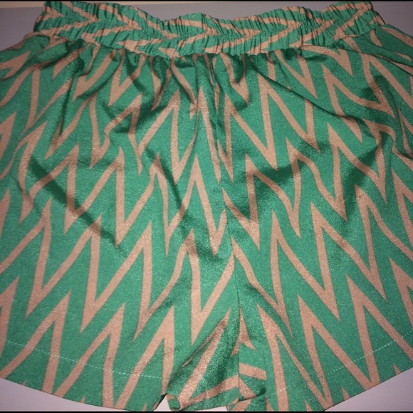 Chevron shorts - Picture 2 of 2