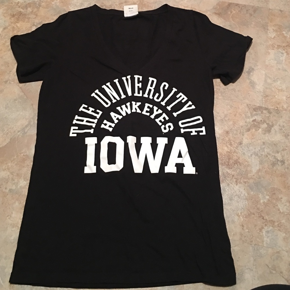 💕PINK- Iowa Hawkeyes V neck tshirt, size Large💕