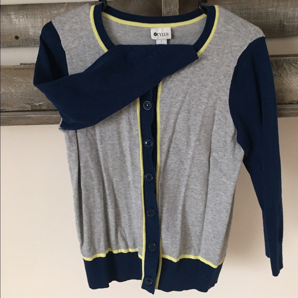 Cardigan - Picture 2 of 4