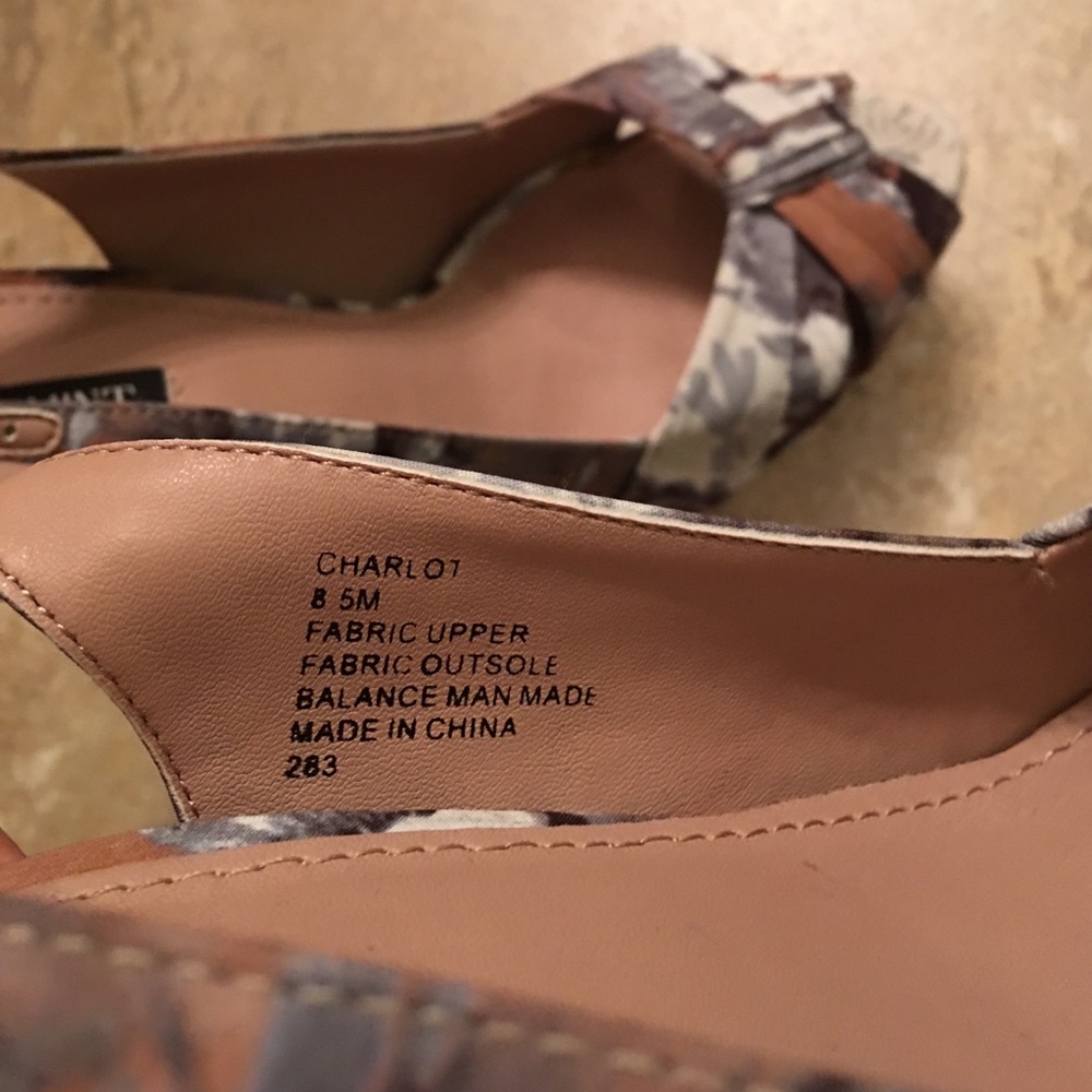 Adorable platform heels - Picture 7 of 8