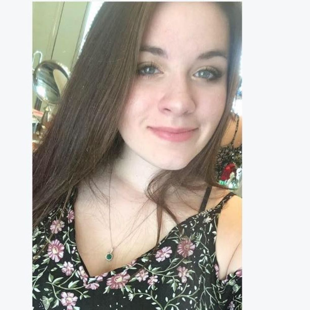 Meet your Posher, Kayla