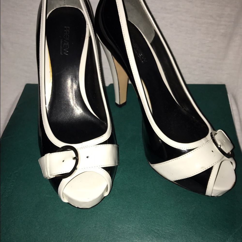 Preview International Peep toe black/white patent