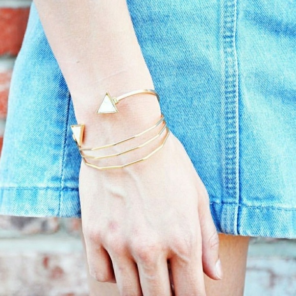 Gold Marble Arrow Bracelet - Picture 4 of 5