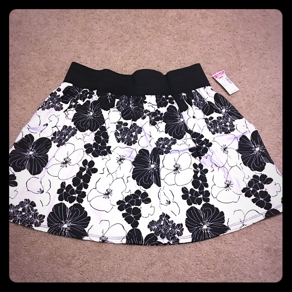 Black and white floral skirt