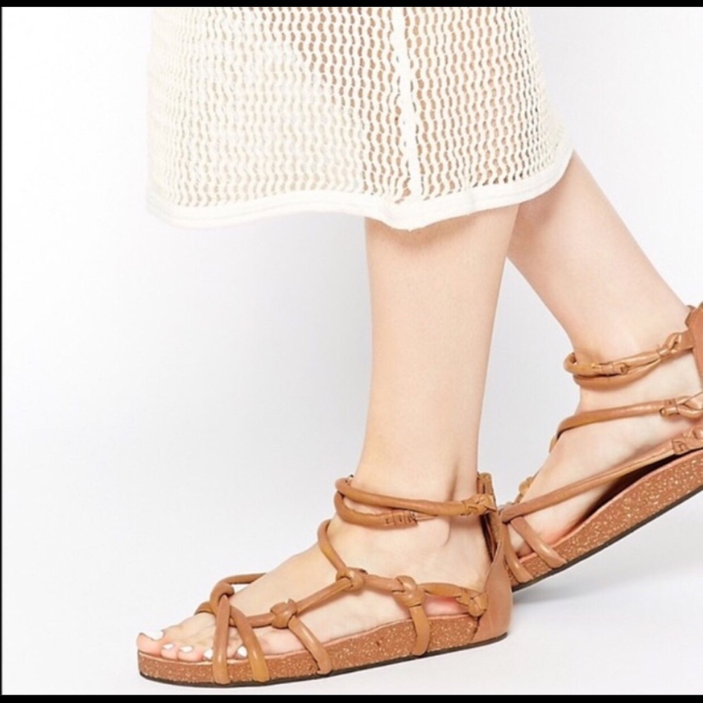 Free people excellent condition sandals!