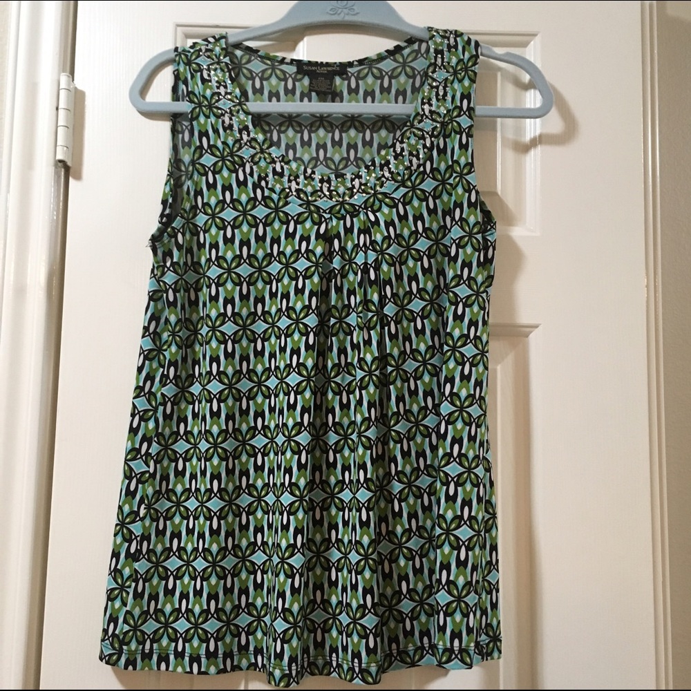 Summer sleeveless blouse with sparkle decoration