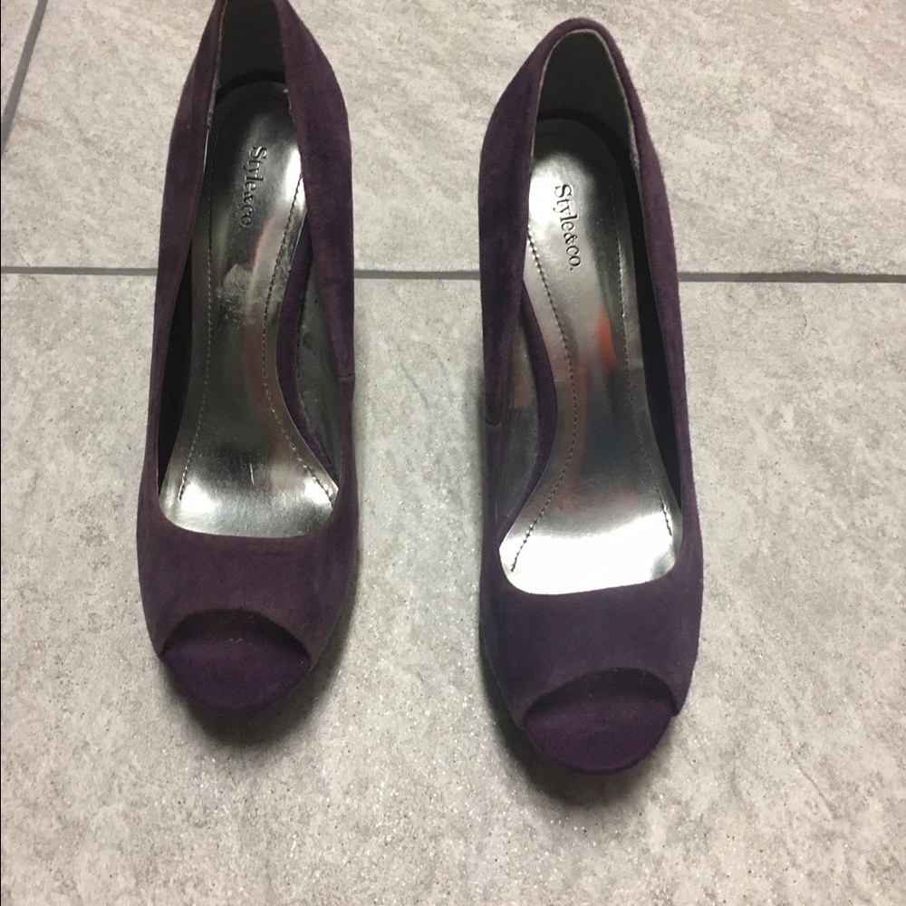 Deep purple suede heels 3 1/2 to 4 inch heel