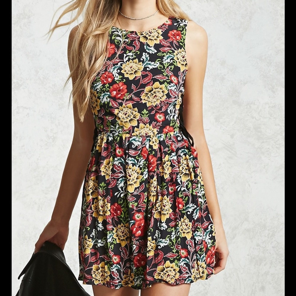 🧁Floral Lace Up Skater Dress