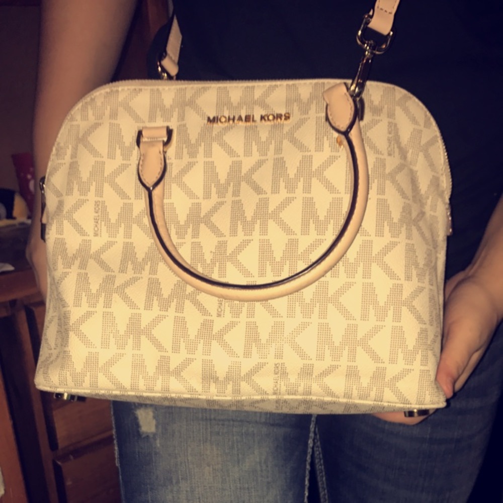 Adorable Michael Kors satchel/tote! 💗