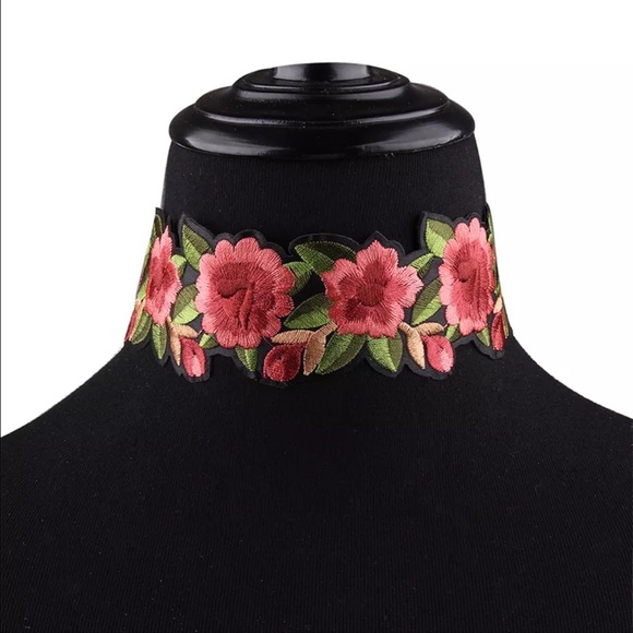 New✨Flower Embroidered Choker 😍✨ - Picture 4 of 7