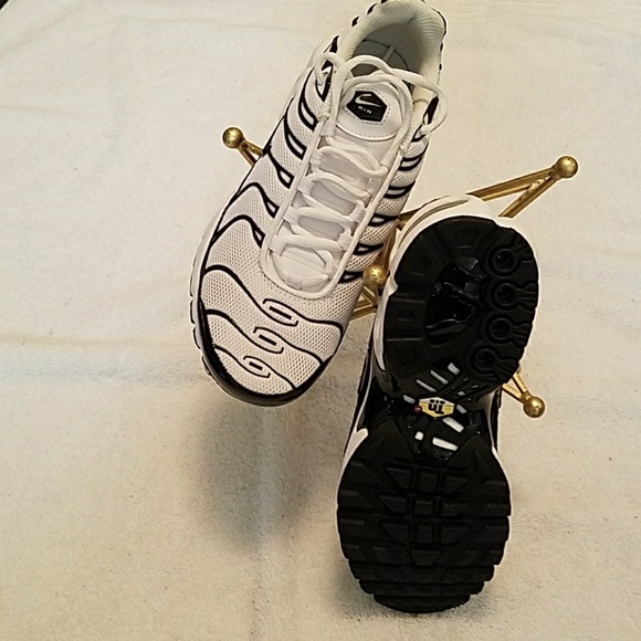 ***SOLD*** NIKE - Picture 4 of 4