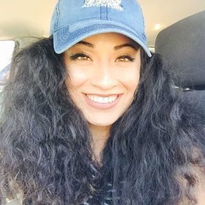 Meet your Posher, Stephany
