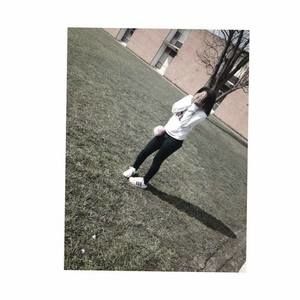 Meet your Posher, Alona