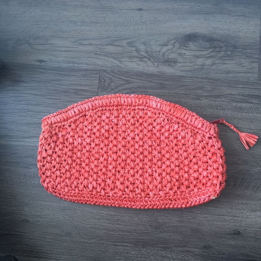 Red Straw Clutch with a Zipper