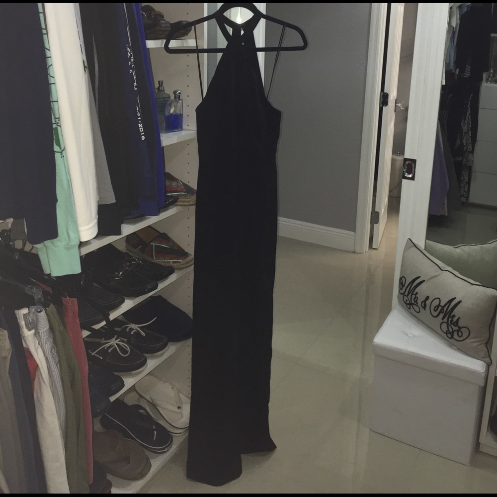 Black maxi with slit