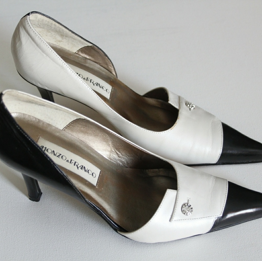 Monzo & Franco pearlescent bottoms heel size 8