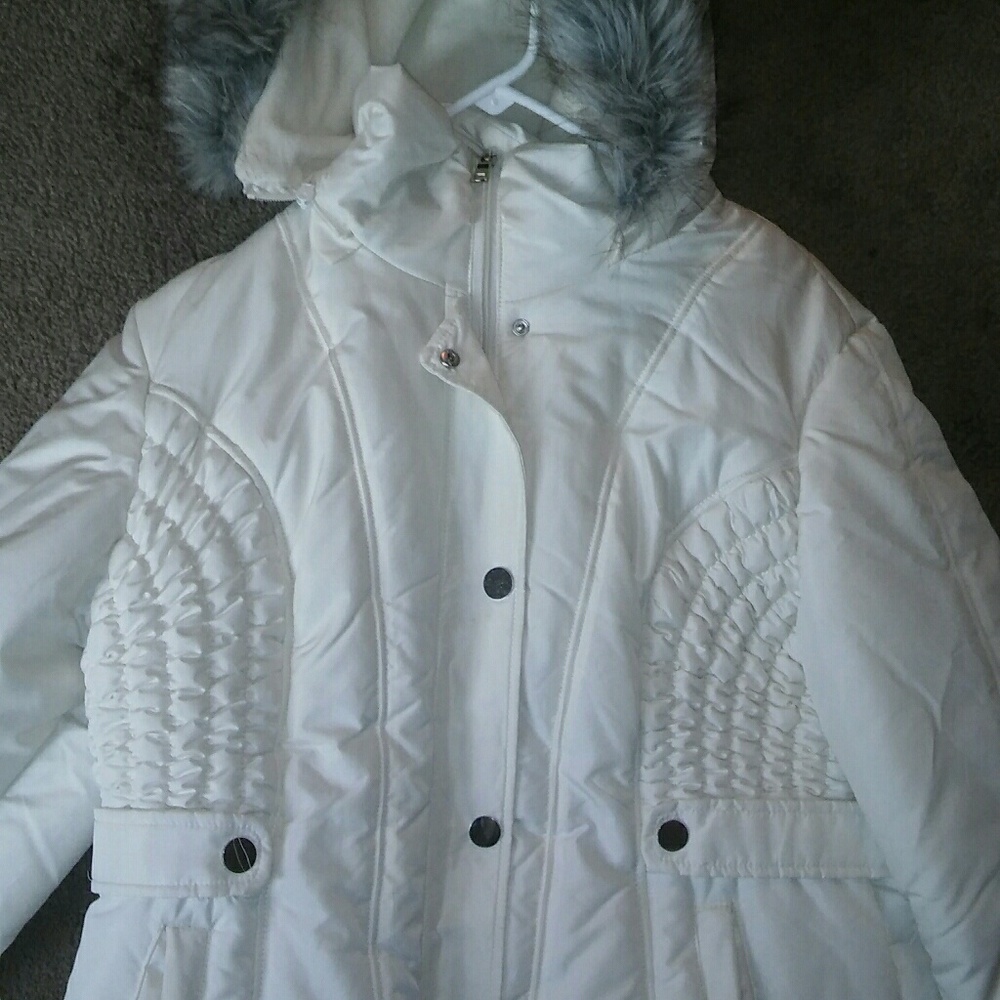♡White Puffer Coat♡