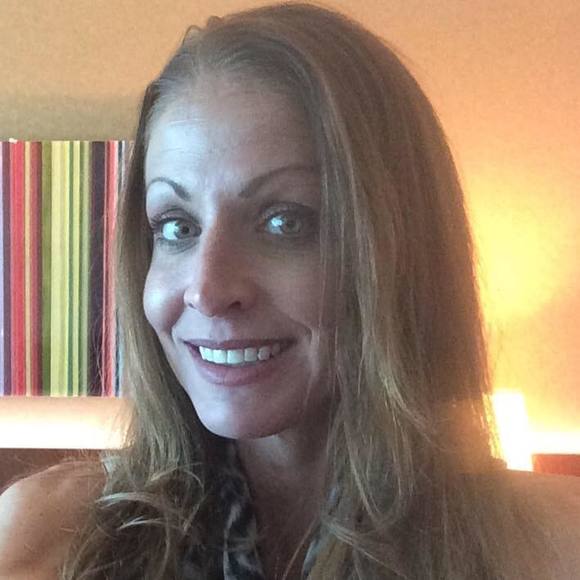 Meet your Posher, Lynn - Picture 1 of 1