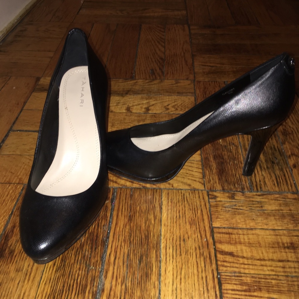 *SOLD* New Tahari platform black heels