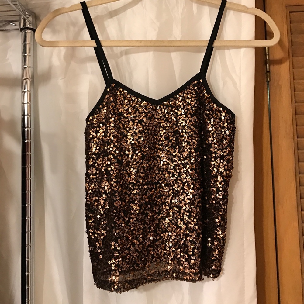 Sequin crop
