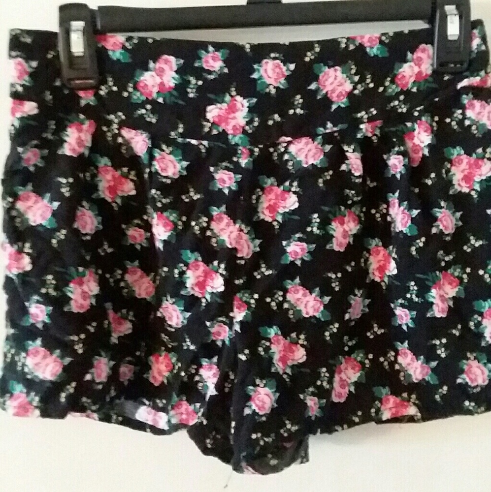 Flowey Floral Shorts