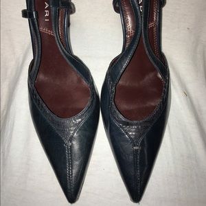 Tahari Navy "Harley" 4" Heels SZ 7.5
