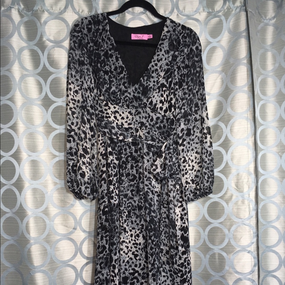 Eliza J Size 8 EUC Leopard Print Dress