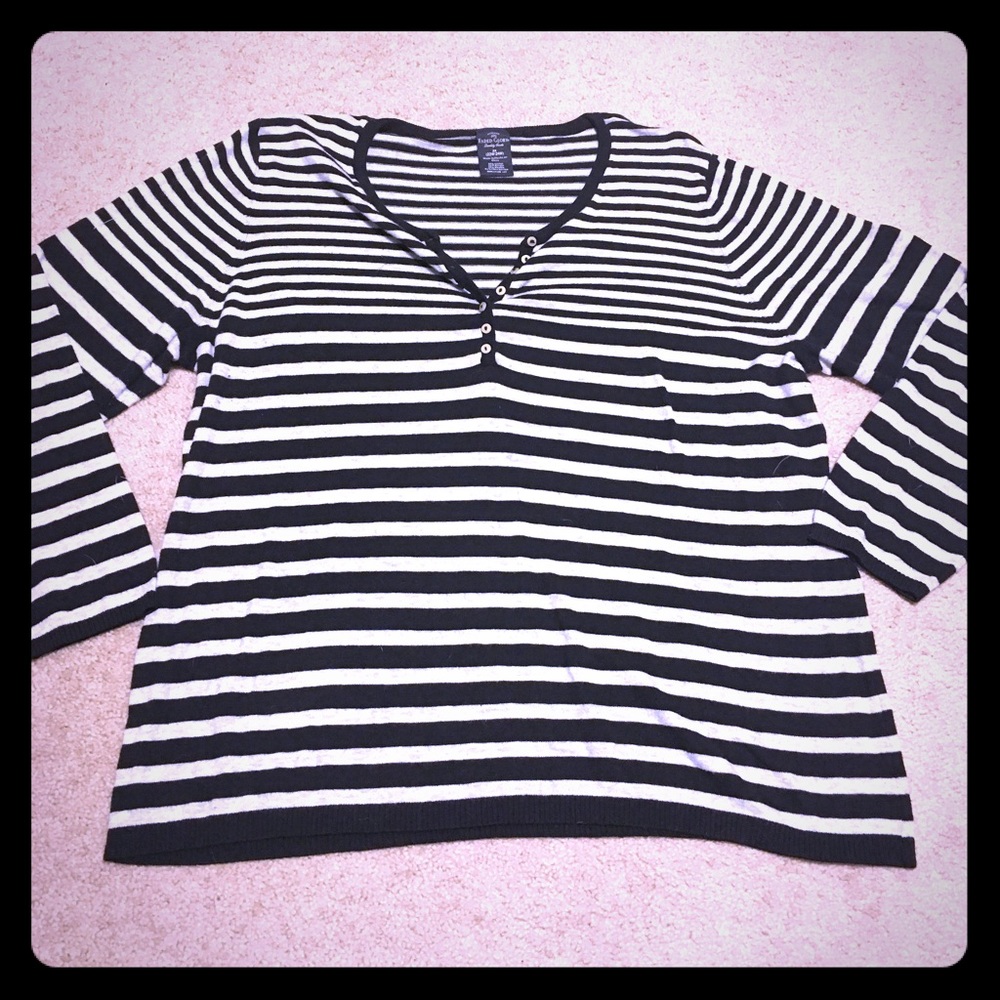 Black and gray striped top