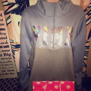 💜💙Victoria Secret PINK sweater💜💙