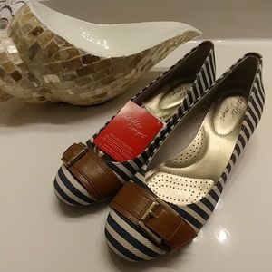 🎟️(Negotiable) Dexflex Comfort Shoes (NWT)