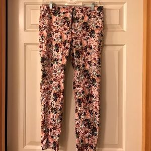 🌺 Zara Cropped Floral Skinny Pants! 🌺