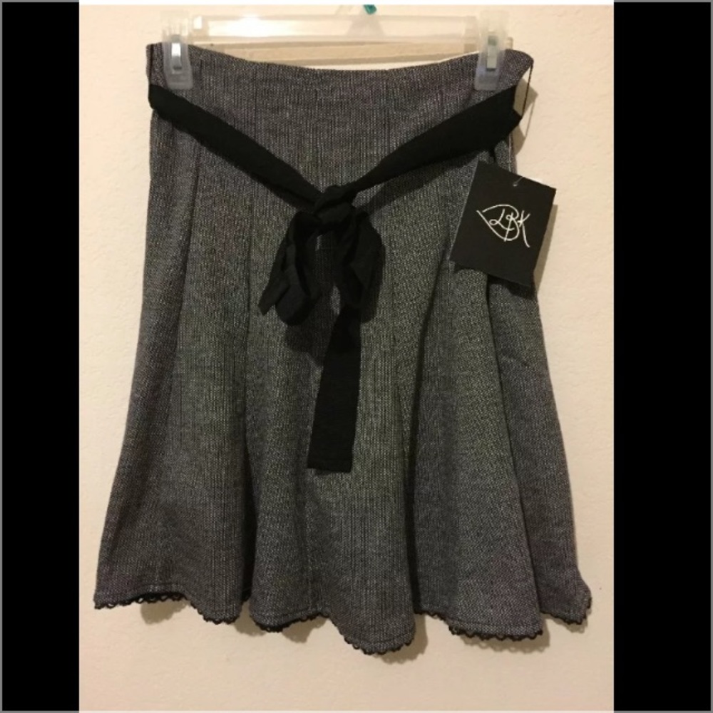 🙌LBK Pleated Skirt Ribbon and lace trim hem Small
